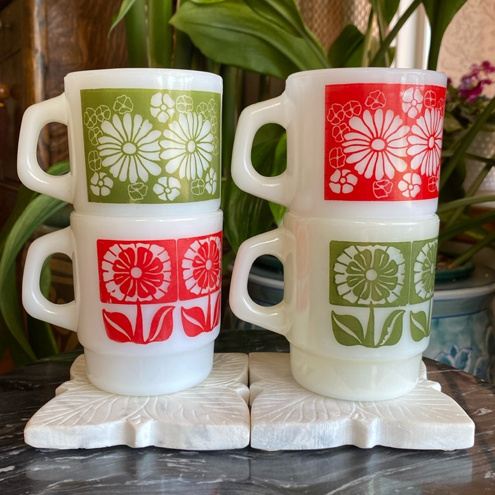 Vintage Set of 4 Fire King Daisy + Sunflower Anchor Hocking Milk Glass Mugs